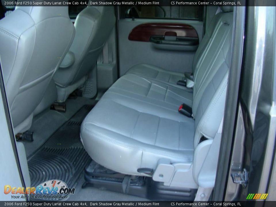 2006 Ford F250 Super Duty Lariat Crew Cab 4x4 Dark Shadow Gray Metallic / Medium Flint Photo #25