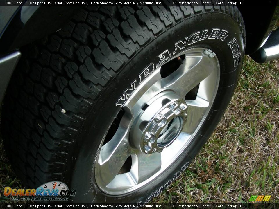 2006 Ford F250 Super Duty Lariat Crew Cab 4x4 Dark Shadow Gray Metallic / Medium Flint Photo #32