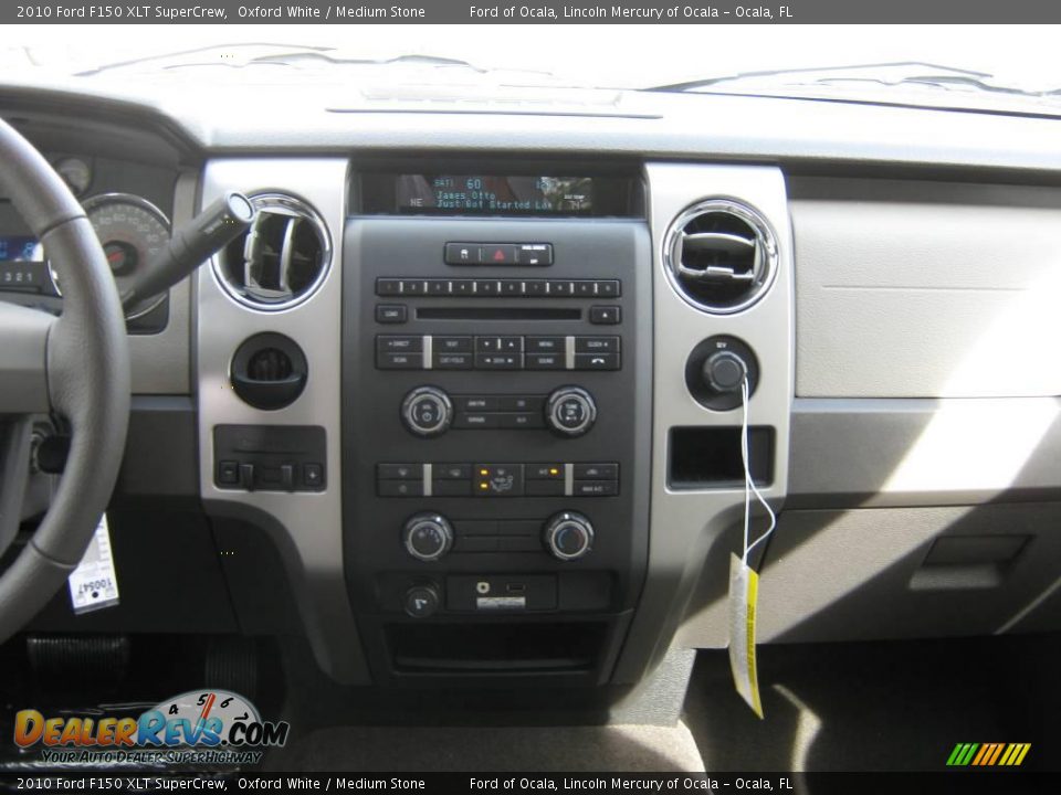 2010 Ford F150 XLT SuperCrew Oxford White / Medium Stone Photo #5