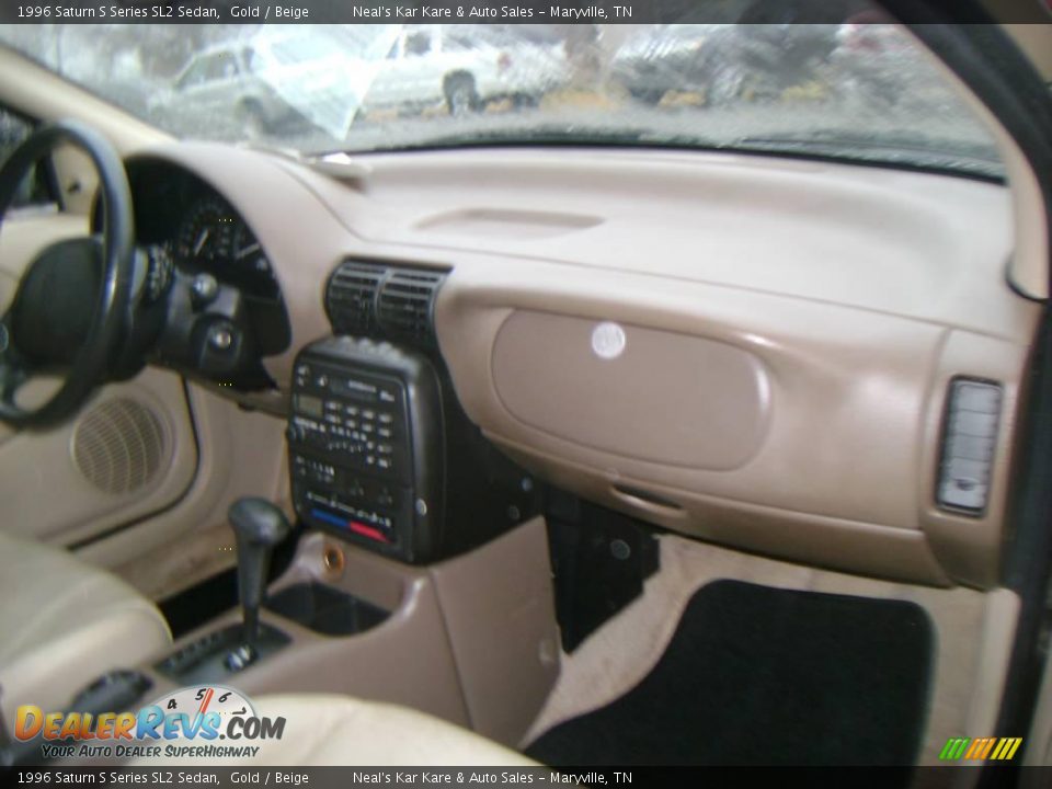 1996 Saturn S Series SL2 Sedan Gold / Beige Photo #13