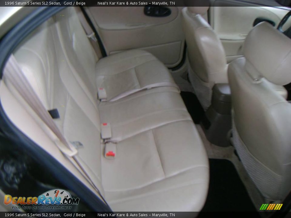 1996 Saturn S Series SL2 Sedan Gold / Beige Photo #17