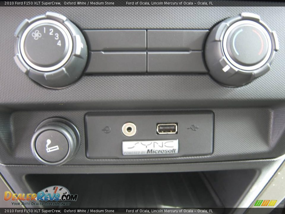 2010 Ford F150 XLT SuperCrew Oxford White / Medium Stone Photo #4
