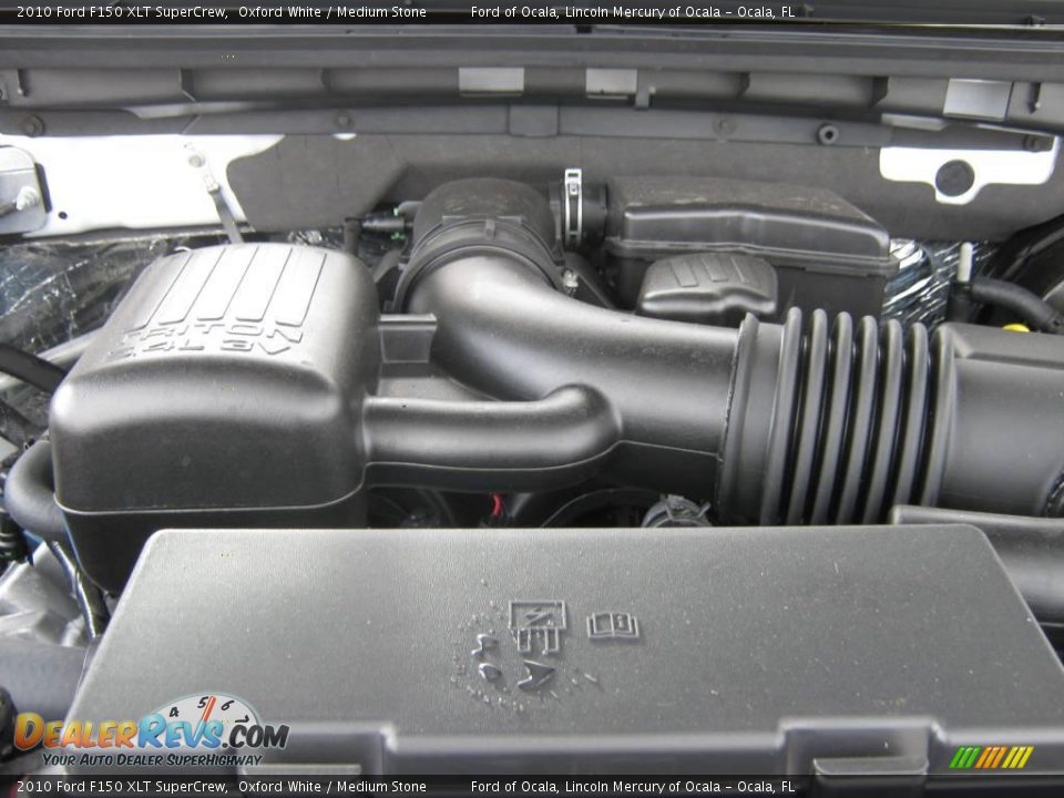 2010 Ford F150 XLT SuperCrew Oxford White / Medium Stone Photo #8