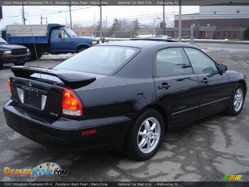 2002 Mitsubishi Diamante VR-X Pendleton Black Pearl / Black/Gray Photo #5