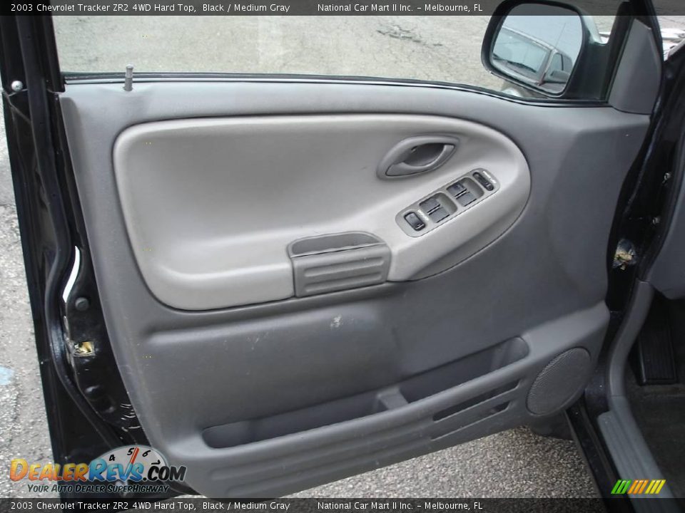 2003 Chevrolet Tracker ZR2 4WD Hard Top Black / Medium Gray Photo #12
