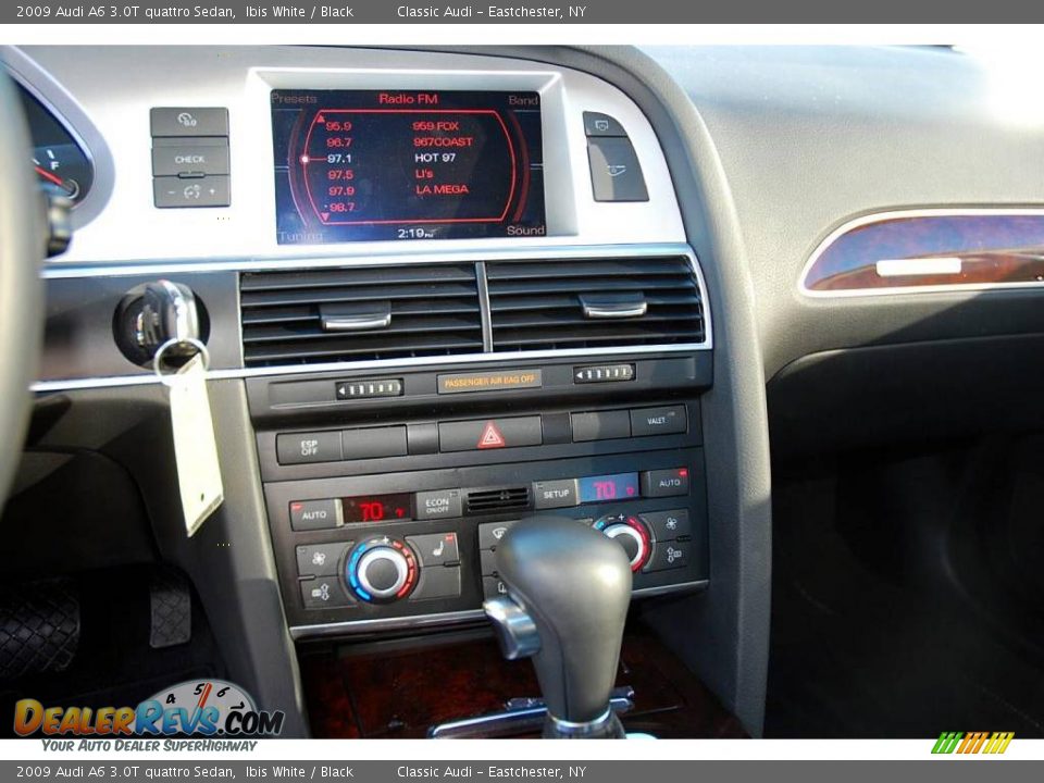 2009 Audi A6 3.0T quattro Sedan Ibis White / Black Photo #15