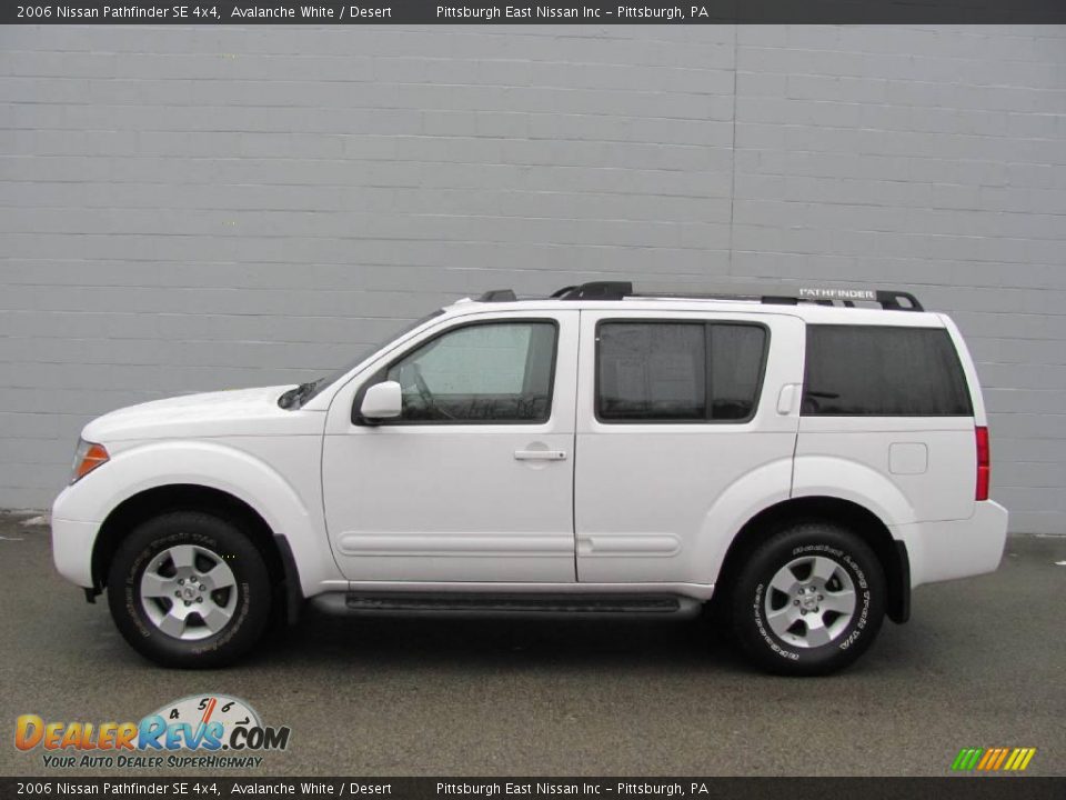 2006 Nissan Pathfinder SE 4x4 Avalanche White / Desert Photo #2