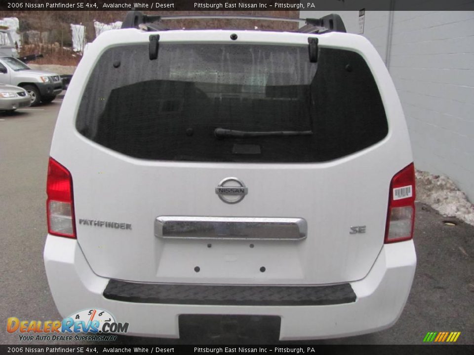 2006 Nissan Pathfinder SE 4x4 Avalanche White / Desert Photo #3