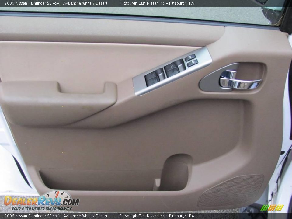 2006 Nissan Pathfinder SE 4x4 Avalanche White / Desert Photo #8