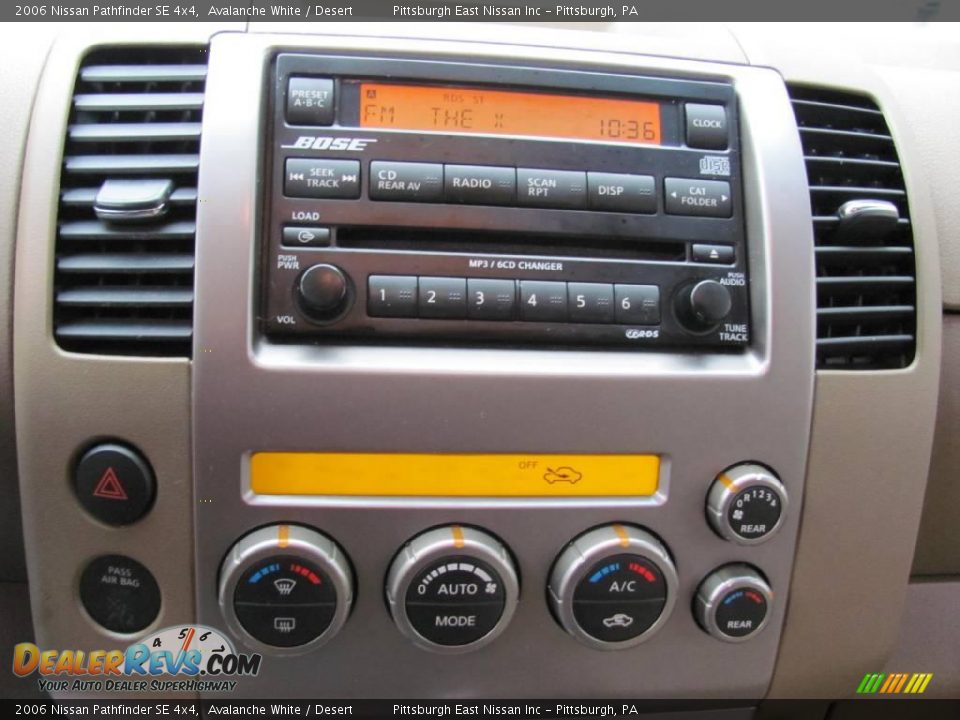 2006 Nissan Pathfinder SE 4x4 Avalanche White / Desert Photo #11