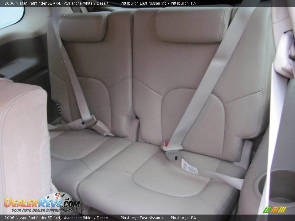 2006 Nissan Pathfinder SE 4x4 Avalanche White / Desert Photo #13