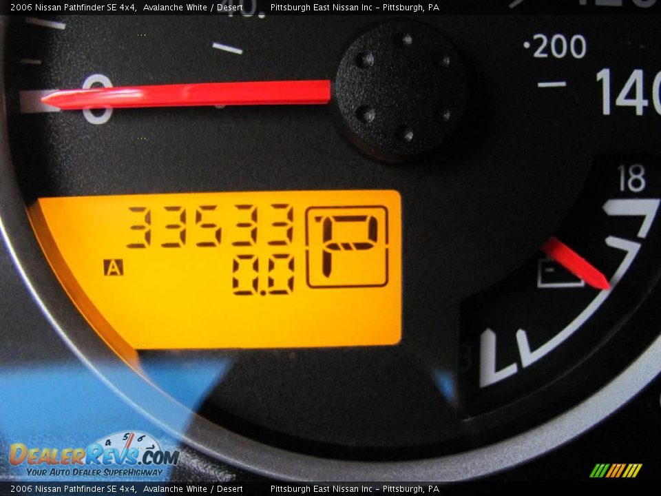 2006 Nissan Pathfinder SE 4x4 Avalanche White / Desert Photo #15