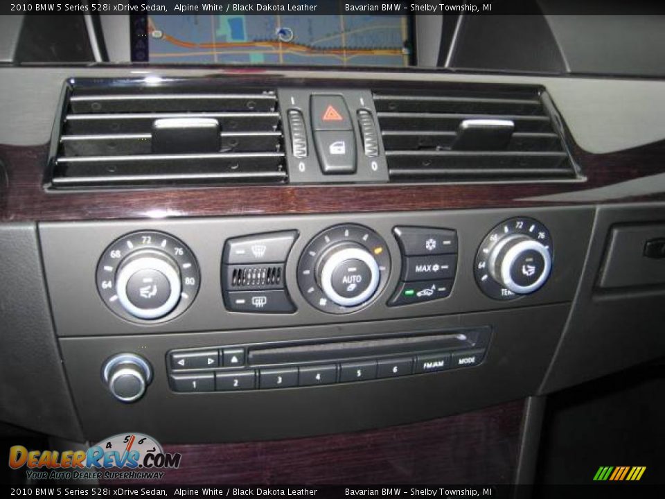2010 BMW 5 Series 528i xDrive Sedan Alpine White / Black Dakota Leather Photo #13