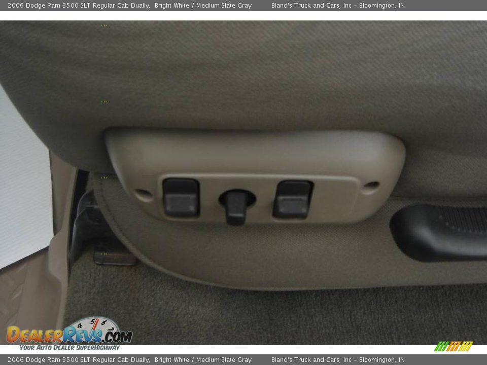 2006 Dodge Ram 3500 SLT Regular Cab Dually Bright White / Medium Slate Gray Photo #20