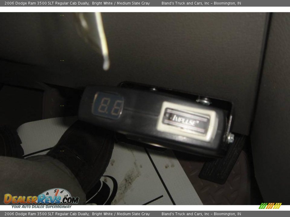 2006 Dodge Ram 3500 SLT Regular Cab Dually Bright White / Medium Slate Gray Photo #25