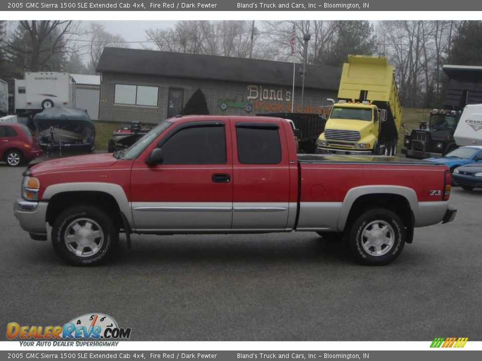 2005 GMC Sierra 1500 SLE Extended Cab 4x4 Fire Red / Dark Pewter Photo #2