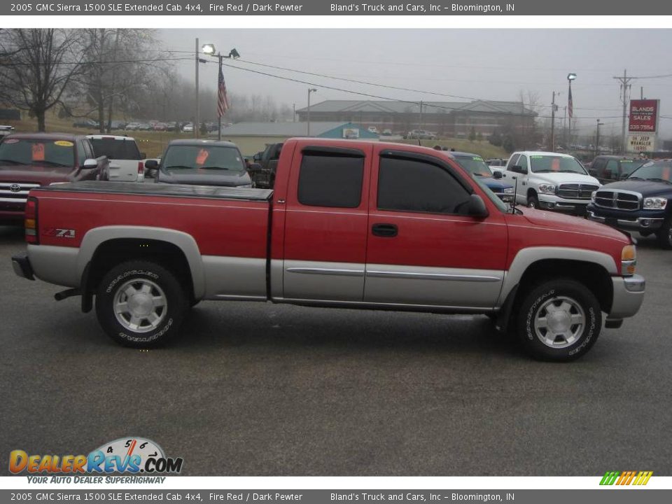 2005 GMC Sierra 1500 SLE Extended Cab 4x4 Fire Red / Dark Pewter Photo #8