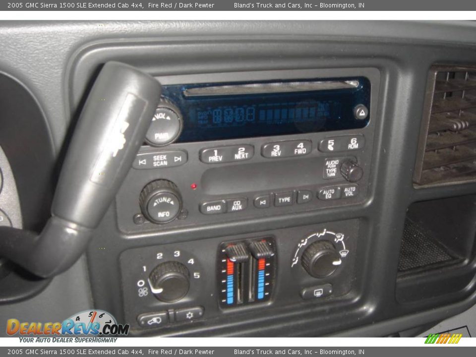 2005 GMC Sierra 1500 SLE Extended Cab 4x4 Fire Red / Dark Pewter Photo #16
