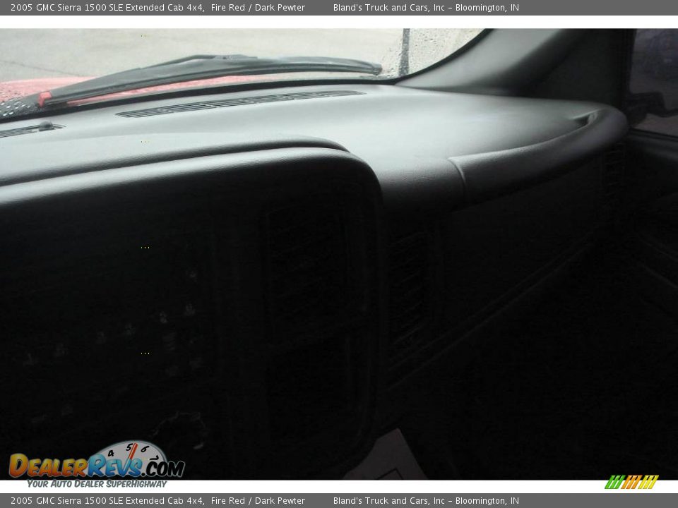 2005 GMC Sierra 1500 SLE Extended Cab 4x4 Fire Red / Dark Pewter Photo #18