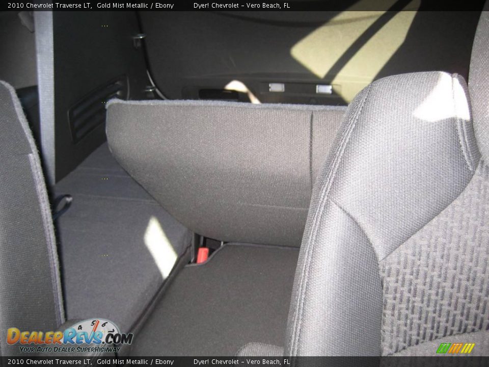 2010 Chevrolet Traverse LT Gold Mist Metallic / Ebony Photo #6