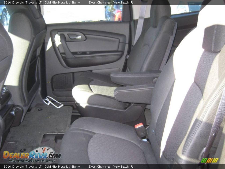 2010 Chevrolet Traverse LT Gold Mist Metallic / Ebony Photo #7