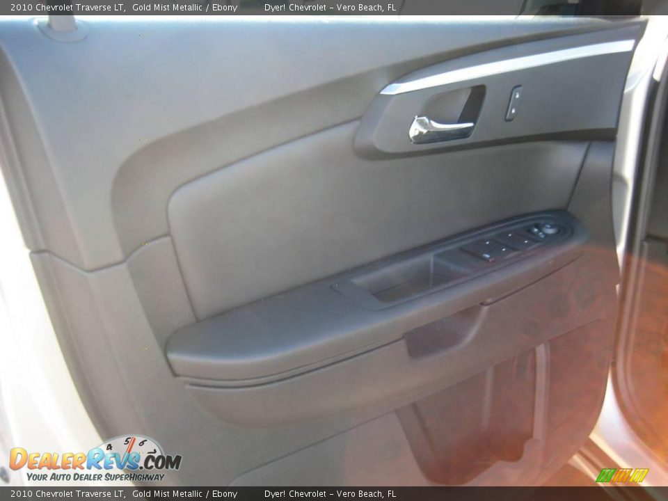 2010 Chevrolet Traverse LT Gold Mist Metallic / Ebony Photo #8