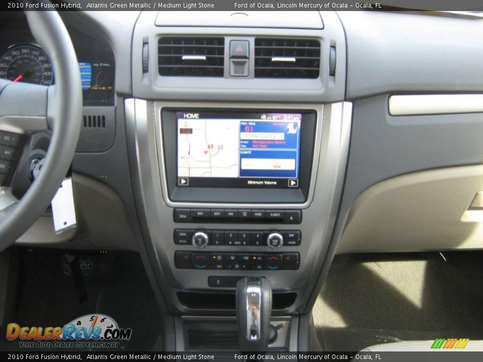 2010 Ford Fusion Hybrid Atlantis Green Metallic / Medium Light Stone Photo #4