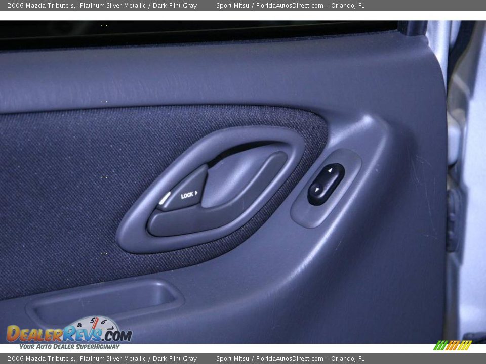 2006 Mazda Tribute s Platinum Silver Metallic / Dark Flint Gray Photo #25