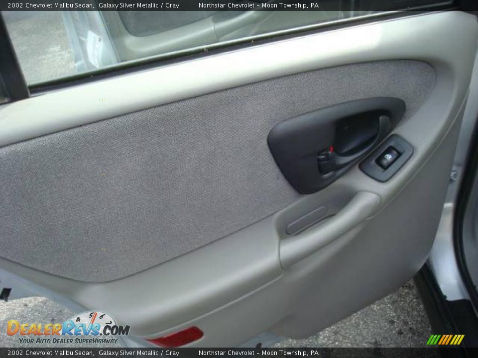 2002 Chevrolet Malibu Sedan Galaxy Silver Metallic / Gray Photo #13