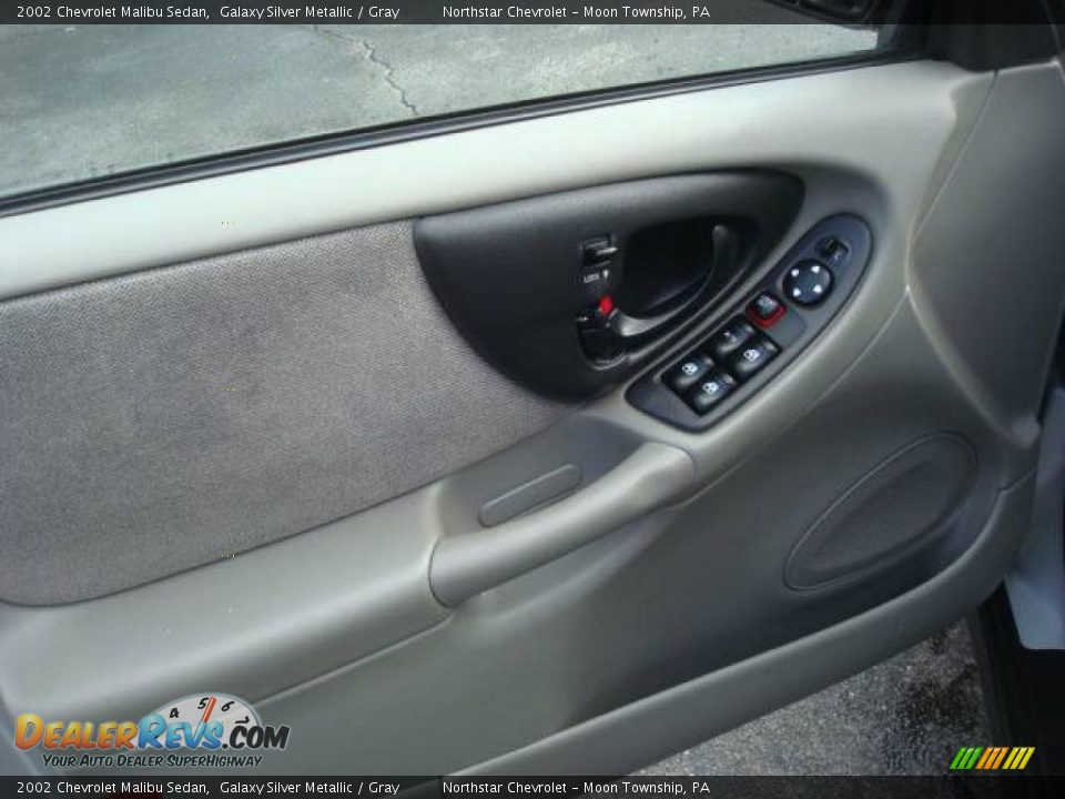 2002 Chevrolet Malibu Sedan Galaxy Silver Metallic / Gray Photo #14