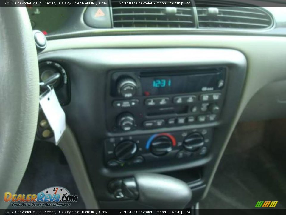 2002 Chevrolet Malibu Sedan Galaxy Silver Metallic / Gray Photo #18