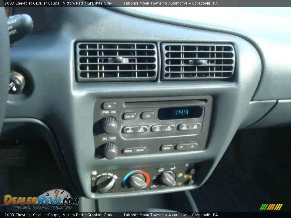 2003 Chevrolet Cavalier Coupe Victory Red / Graphite Gray Photo #13
