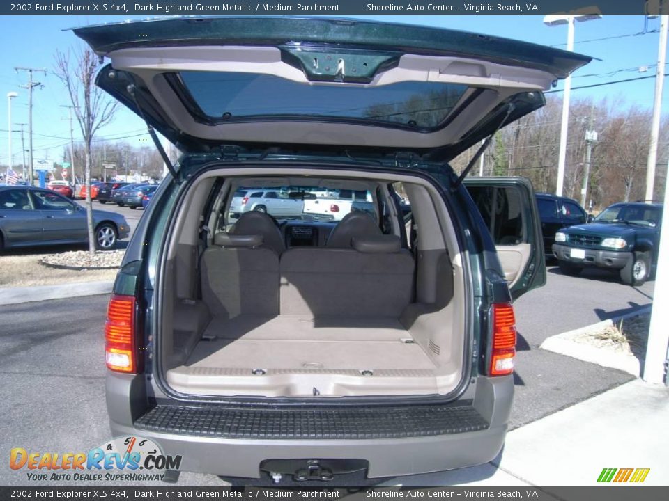 2002 Ford Explorer XLS 4x4 Dark Highland Green Metallic / Medium Parchment Photo #10