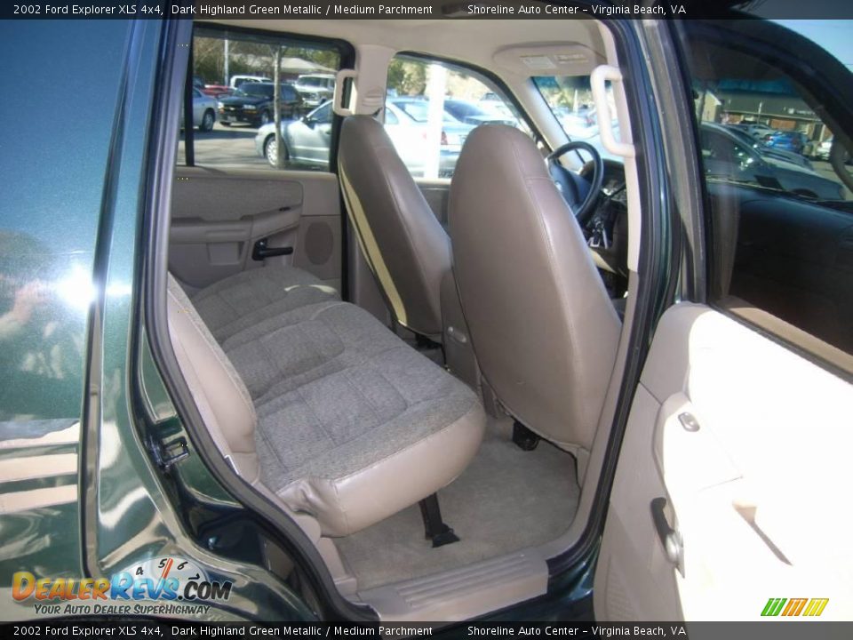 2002 Ford Explorer XLS 4x4 Dark Highland Green Metallic / Medium Parchment Photo #11