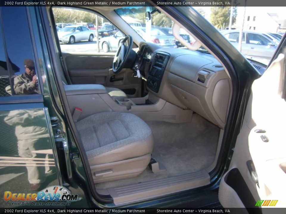 2002 Ford Explorer XLS 4x4 Dark Highland Green Metallic / Medium Parchment Photo #12