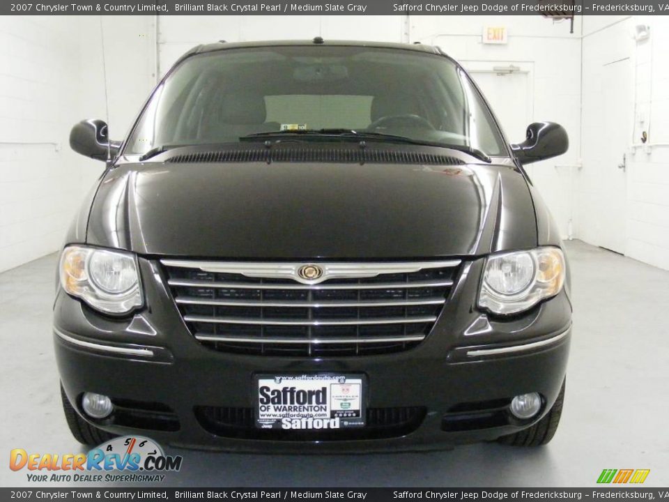 2007 Chrysler Town & Country Limited Brilliant Black Crystal Pearl / Medium Slate Gray Photo #2