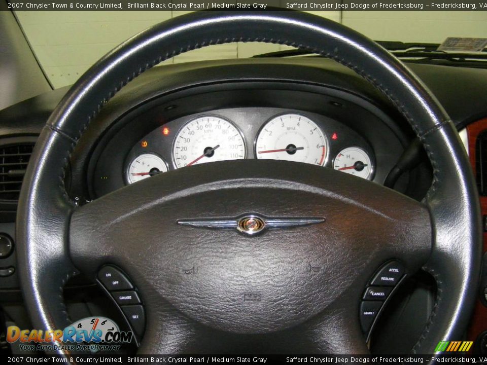 2007 Chrysler Town & Country Limited Brilliant Black Crystal Pearl / Medium Slate Gray Photo #8