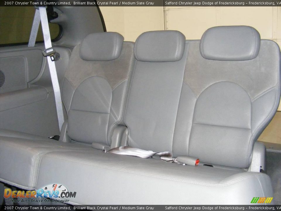2007 Chrysler Town & Country Limited Brilliant Black Crystal Pearl / Medium Slate Gray Photo #16