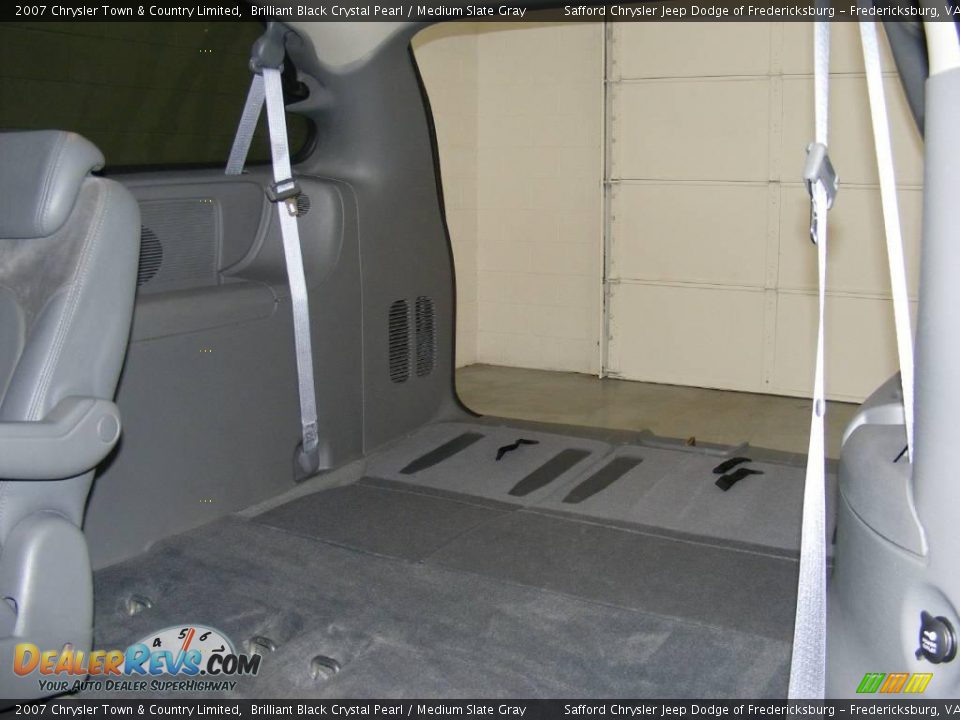 2007 Chrysler Town & Country Limited Brilliant Black Crystal Pearl / Medium Slate Gray Photo #17