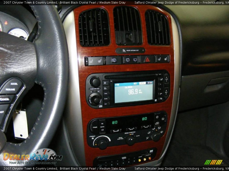2007 Chrysler Town & Country Limited Brilliant Black Crystal Pearl / Medium Slate Gray Photo #26