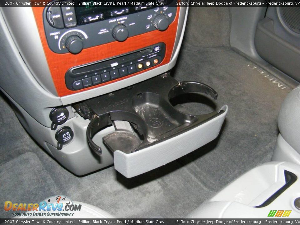 2007 Chrysler Town & Country Limited Brilliant Black Crystal Pearl / Medium Slate Gray Photo #27