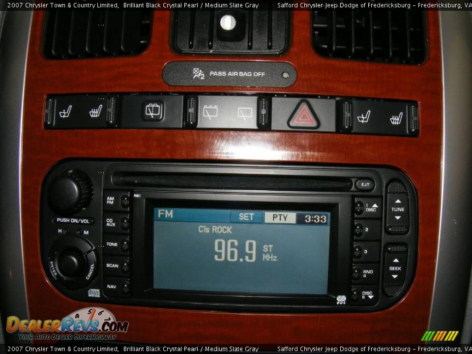 2007 Chrysler Town & Country Limited Brilliant Black Crystal Pearl / Medium Slate Gray Photo #29