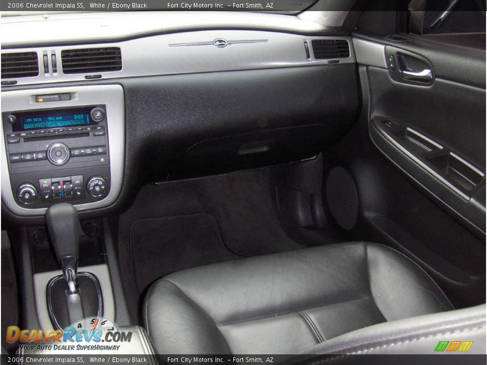 2006 Chevrolet Impala SS White / Ebony Black Photo #10