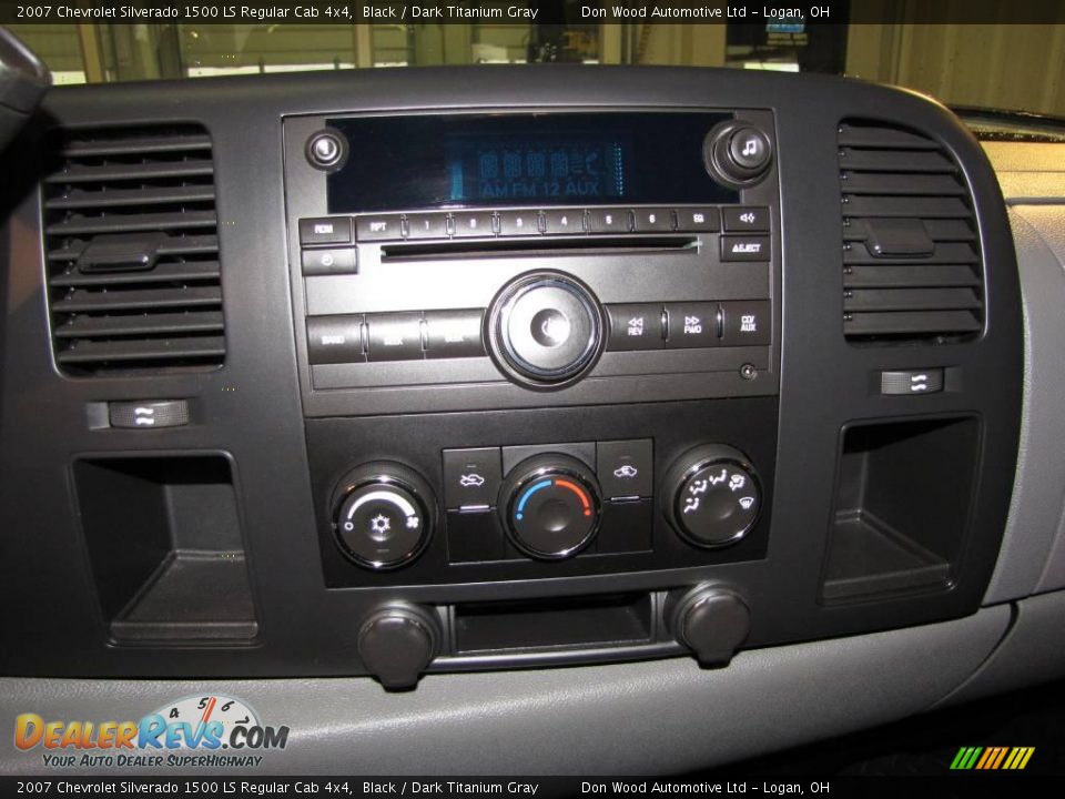 2007 Chevrolet Silverado 1500 LS Regular Cab 4x4 Black / Dark Titanium Gray Photo #11