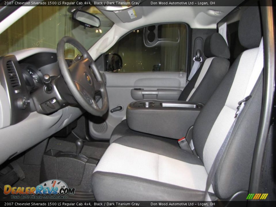 2007 Chevrolet Silverado 1500 LS Regular Cab 4x4 Black / Dark Titanium Gray Photo #12