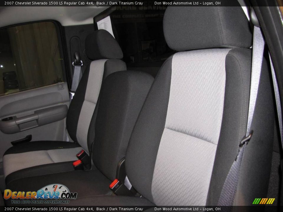 2007 Chevrolet Silverado 1500 LS Regular Cab 4x4 Black / Dark Titanium Gray Photo #14