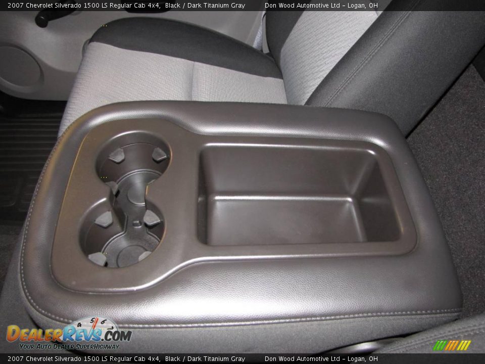 2007 Chevrolet Silverado 1500 LS Regular Cab 4x4 Black / Dark Titanium Gray Photo #17