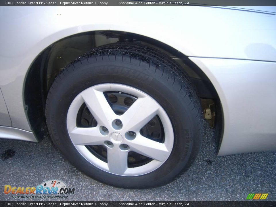 2007 Pontiac Grand Prix Sedan Liquid Silver Metallic / Ebony Photo #9