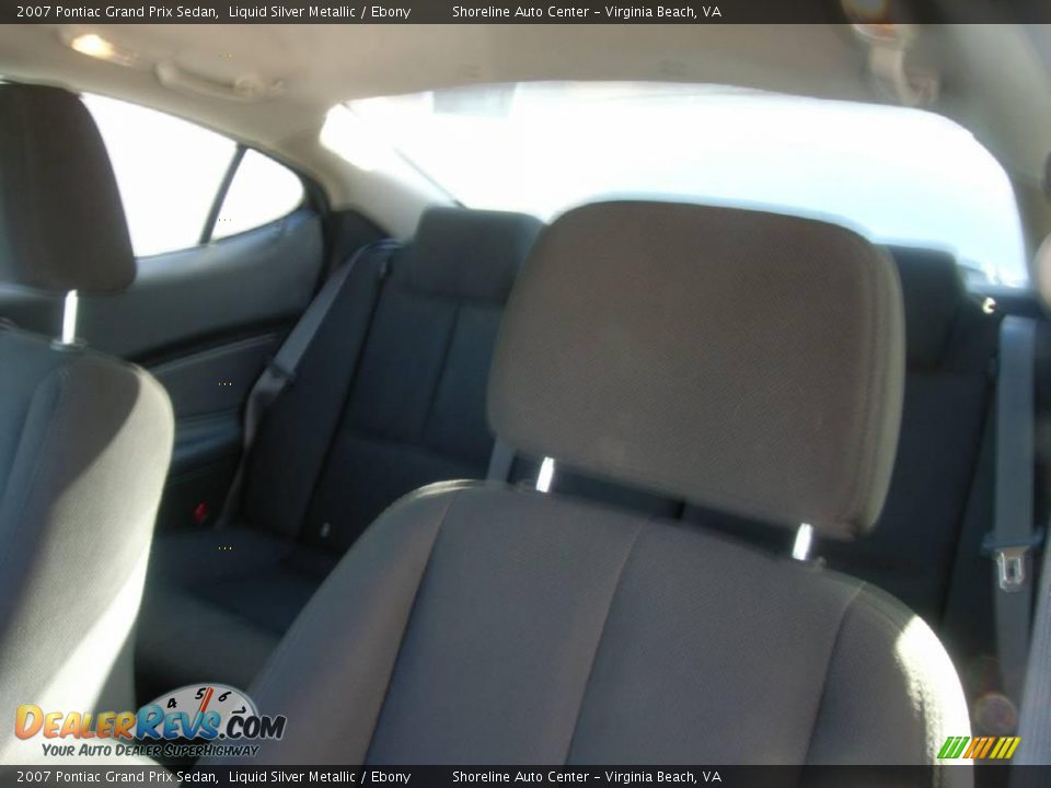 2007 Pontiac Grand Prix Sedan Liquid Silver Metallic / Ebony Photo #17