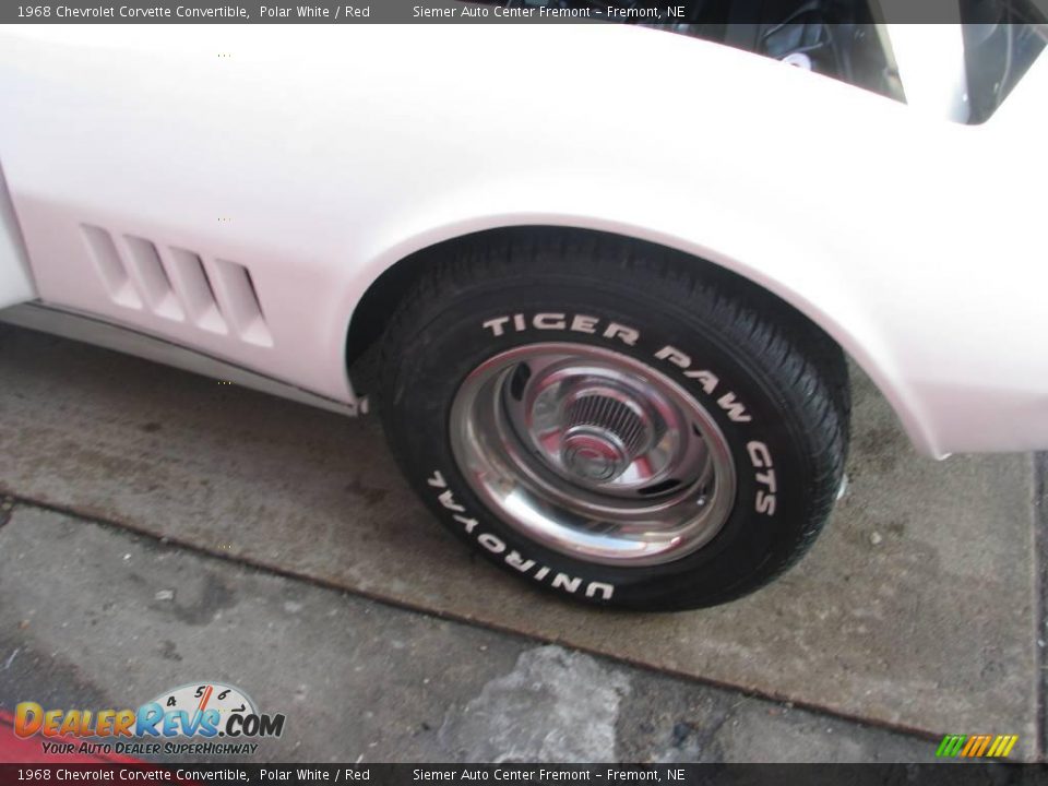 1968 Chevrolet Corvette Convertible Polar White / Red Photo #25